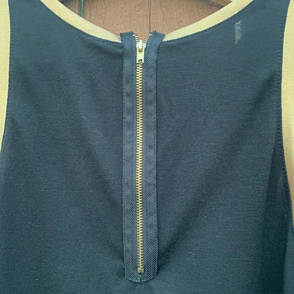 Poof LARGE BLOUSE BLACK WITH GOLD TRIM WITH ZIPPER IN BACK - Picture 3 of 4